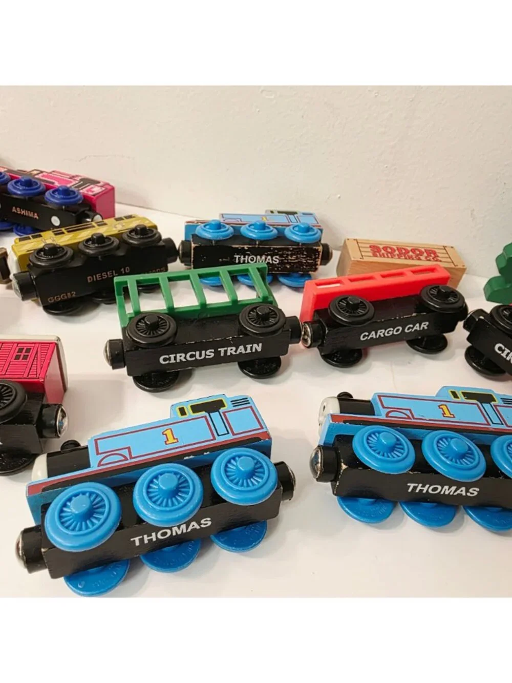 18 pc Mix Thomas & Friends Magnetic Wooden Train Engines Cars Toby Diesel Lady